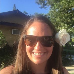 Meet your Posher, Julia